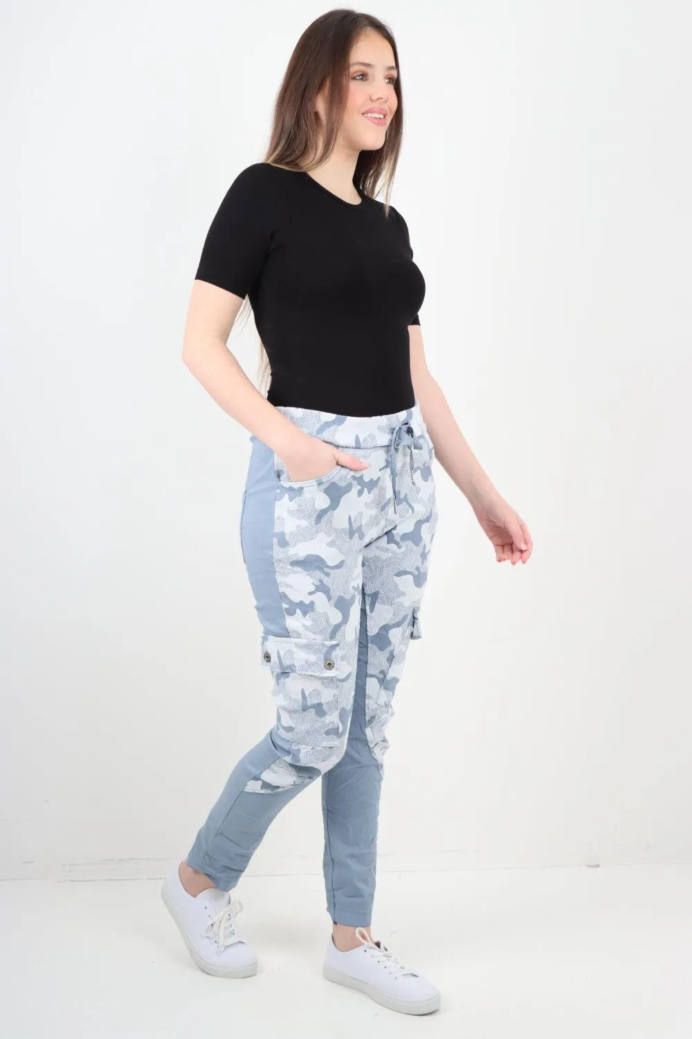 Cargo Pockets Printed Trousers