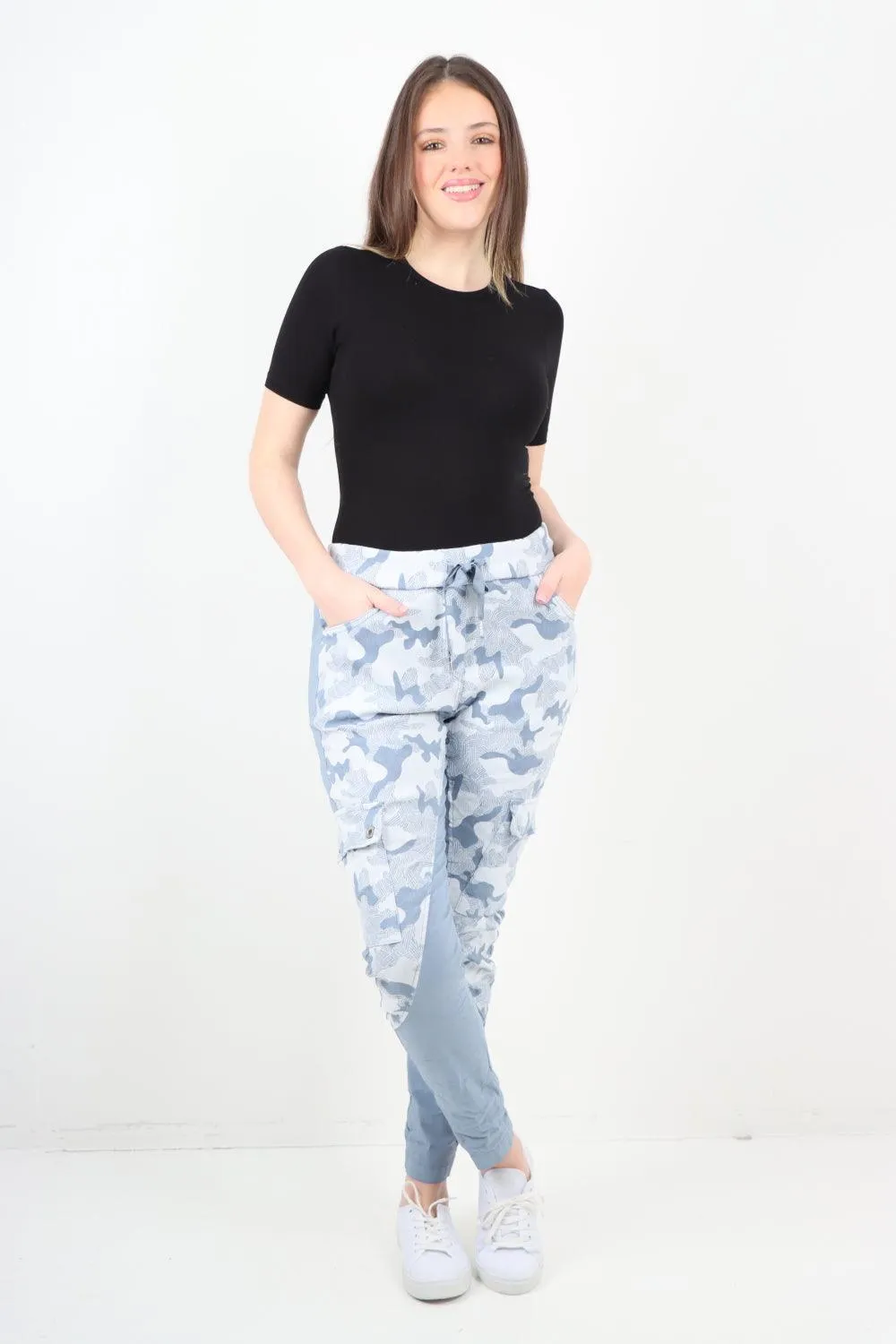 Cargo Pockets Printed Trousers